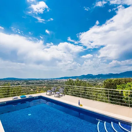 With Panaromic Views In Mallorca Hébergement de vacances *